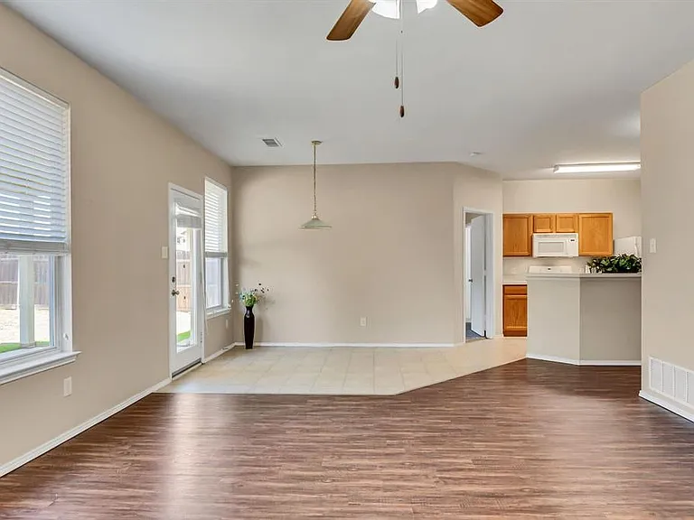 4105 Capstone Dr — Photo 11