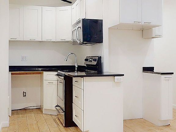 3rd image of 542 W 147th St #U