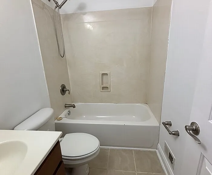1207 Green Oaks Ln #D — Photo 18