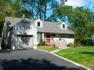 286 N Maple Ave, Ridgewood, NJ 07450