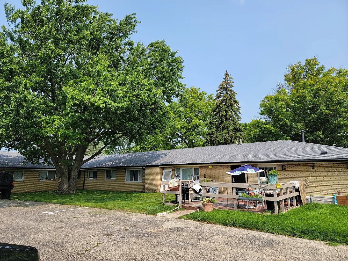 1 bed, 3.0 bath, 140 sqft, $650 — Photo 2