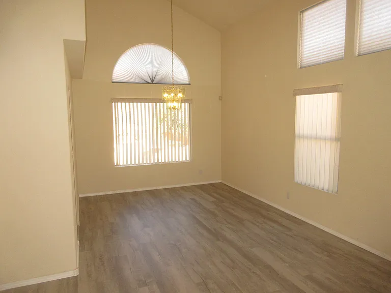 2111 Corte Del Caballo NW — Photo 4