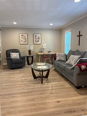 305 Cambridge Place Dr #305