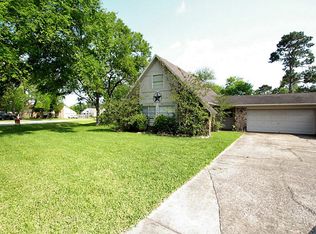 10030 Lost Pine Dr, Baytown, TX 77521