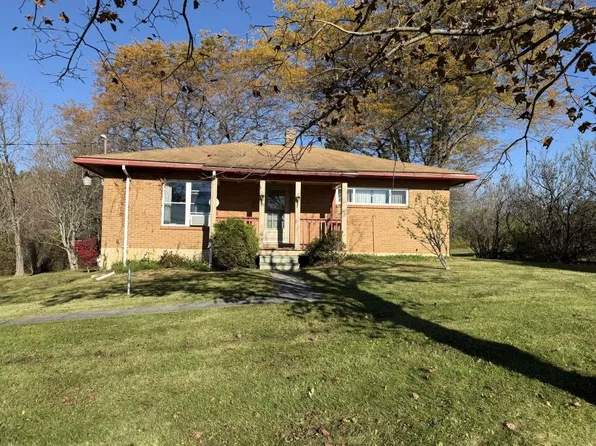 1134 Seanor Rd, Windber, PA 15963