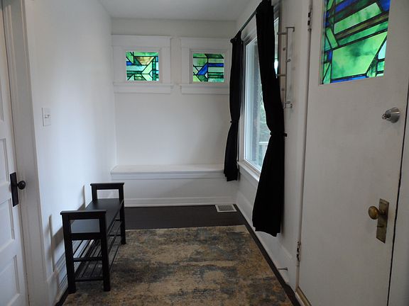 Foyer/Entryway