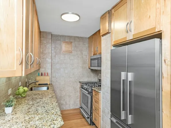 155 East 38th Street image 12 of 14