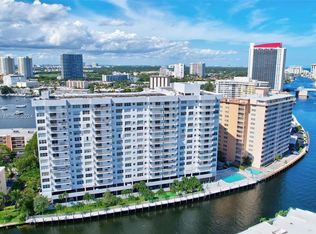 137 Golden Isles Dr APT 712, Hallandale, FL 33009