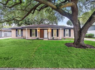 610 Acapulco Village Dr, Humble, TX 77338
