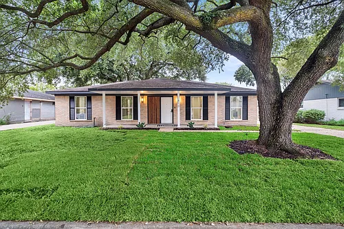 610 Acapulco Village Dr Photo 1