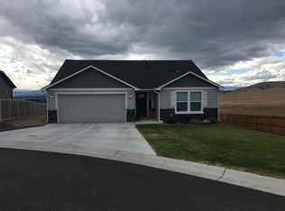 814 Topaz Ct, Yakima, WA 98901