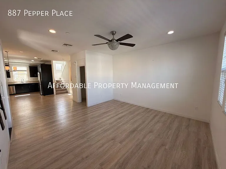 887 Pepper Pl — Photo 5