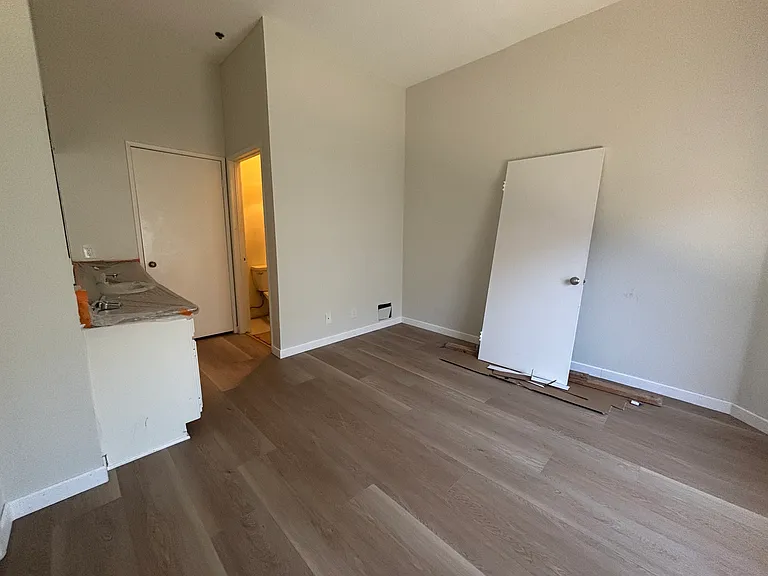 11925 Riverside Dr #44 — Photo 7