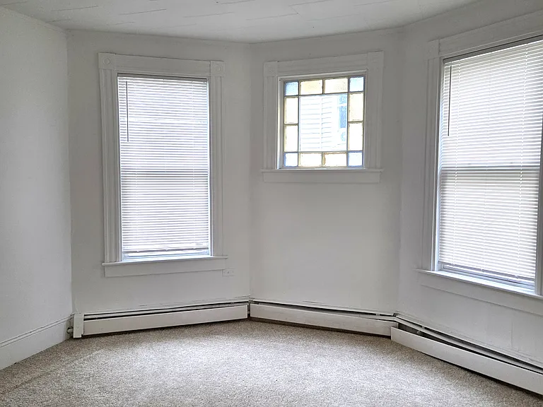 35 Belknap St — Photo 8