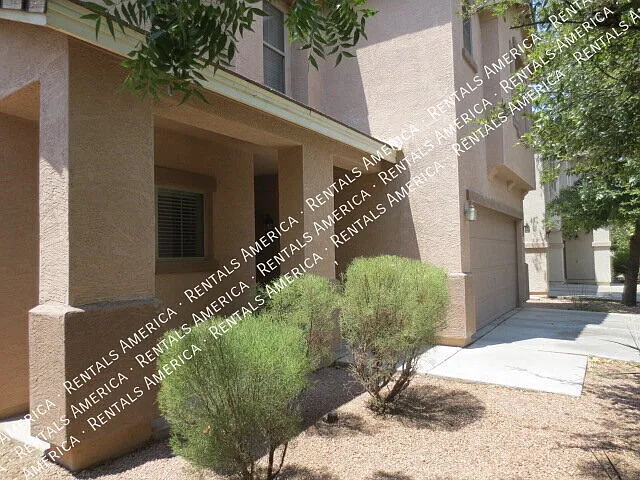 Perfect 3 bedroom 2.5 bathroom in Spectrum at Val Vista — Photo 3