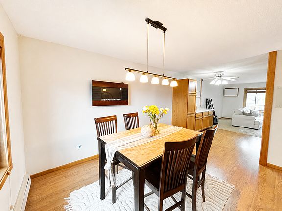 2nd image of 428 22nd St E