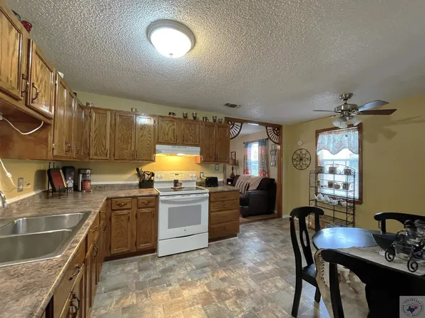12 Craig Pl, Hooks, TX 75561