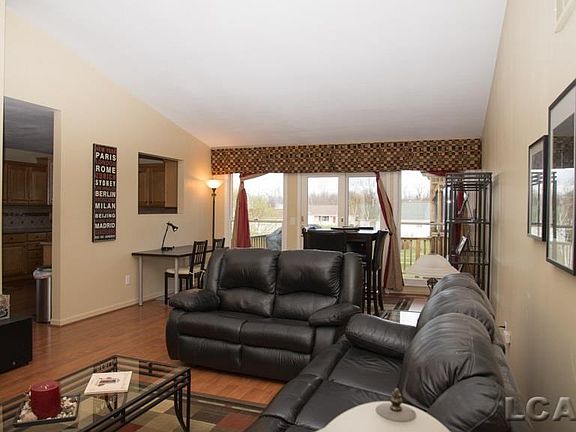 3rd image of 226 Joy Rd