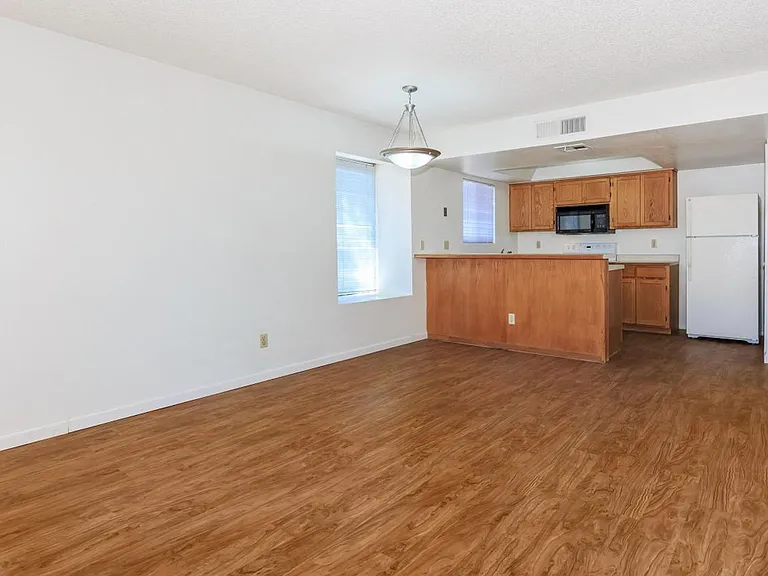 Rio Cancion Apartments — Photo 35