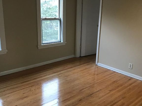 5th image of 770 Minnehaha Ave E APT 2