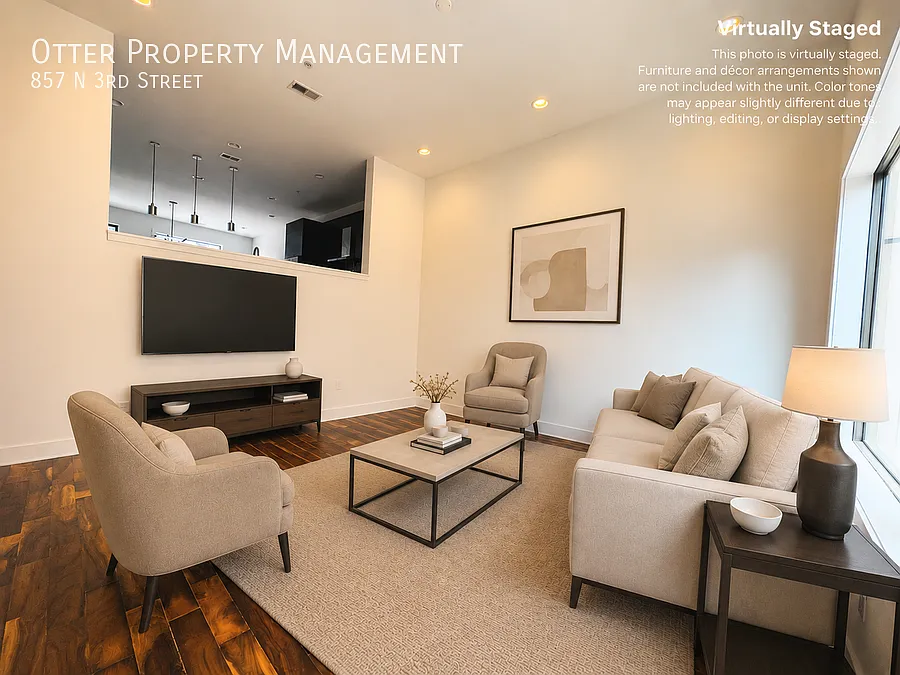 Spacious 3BR/3BA Home with Washer/dryer, Garage, Rooftop & Balcony — Photo 1