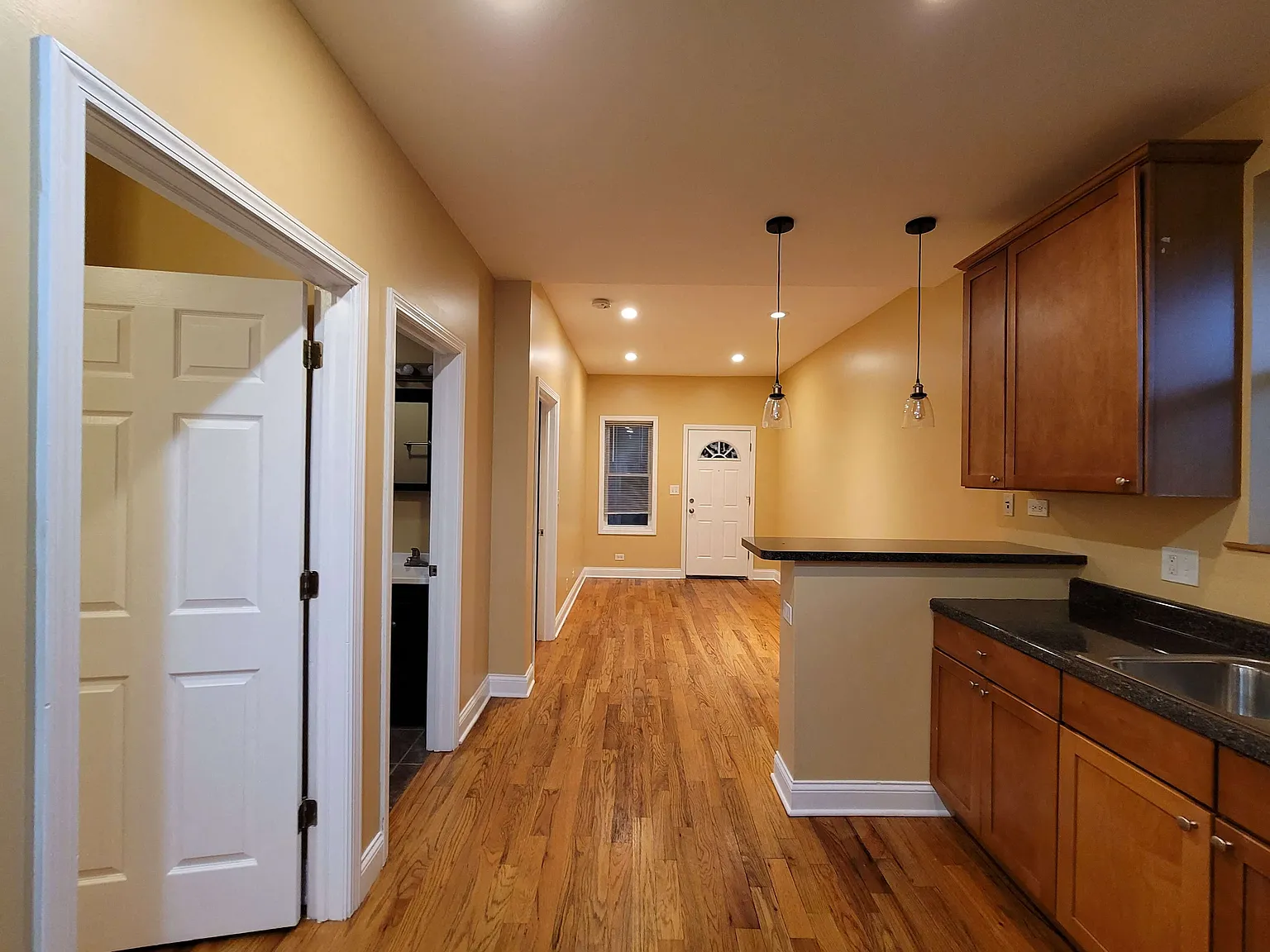 718 S. Aberdeen St — Photo 3