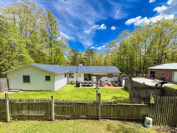 4th image of 5865 N Mount Maria Rd