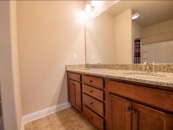 5th image of 14127 Anandale Cir