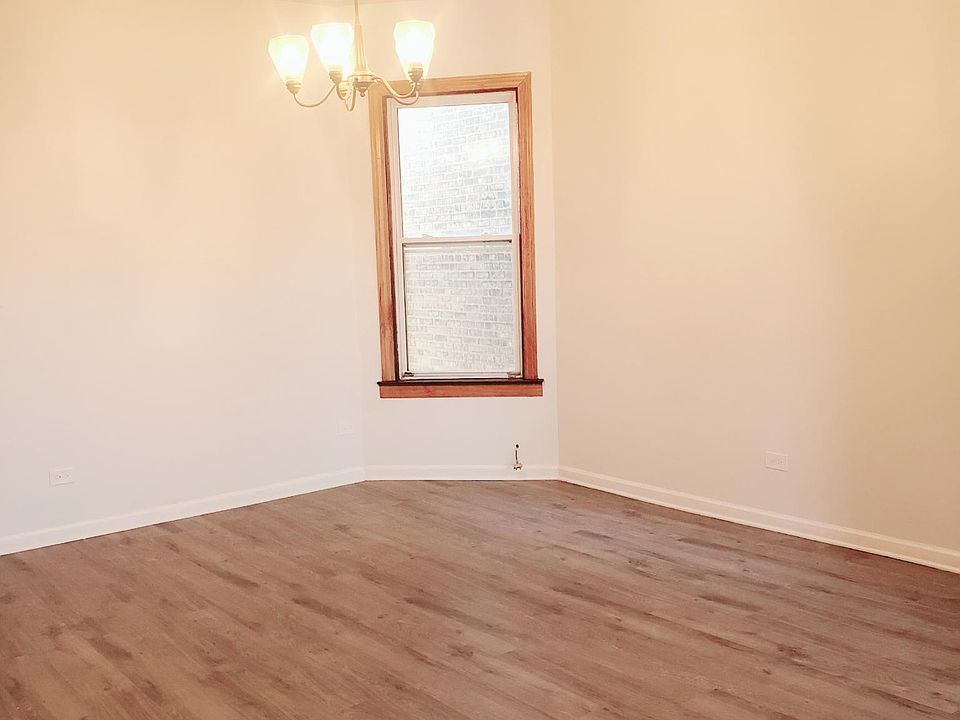 1st image of 2821 W Wellington Ave #1
