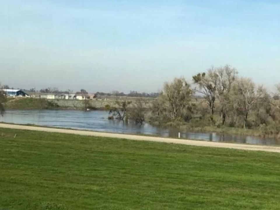 1st image of 744 River Bend Dr