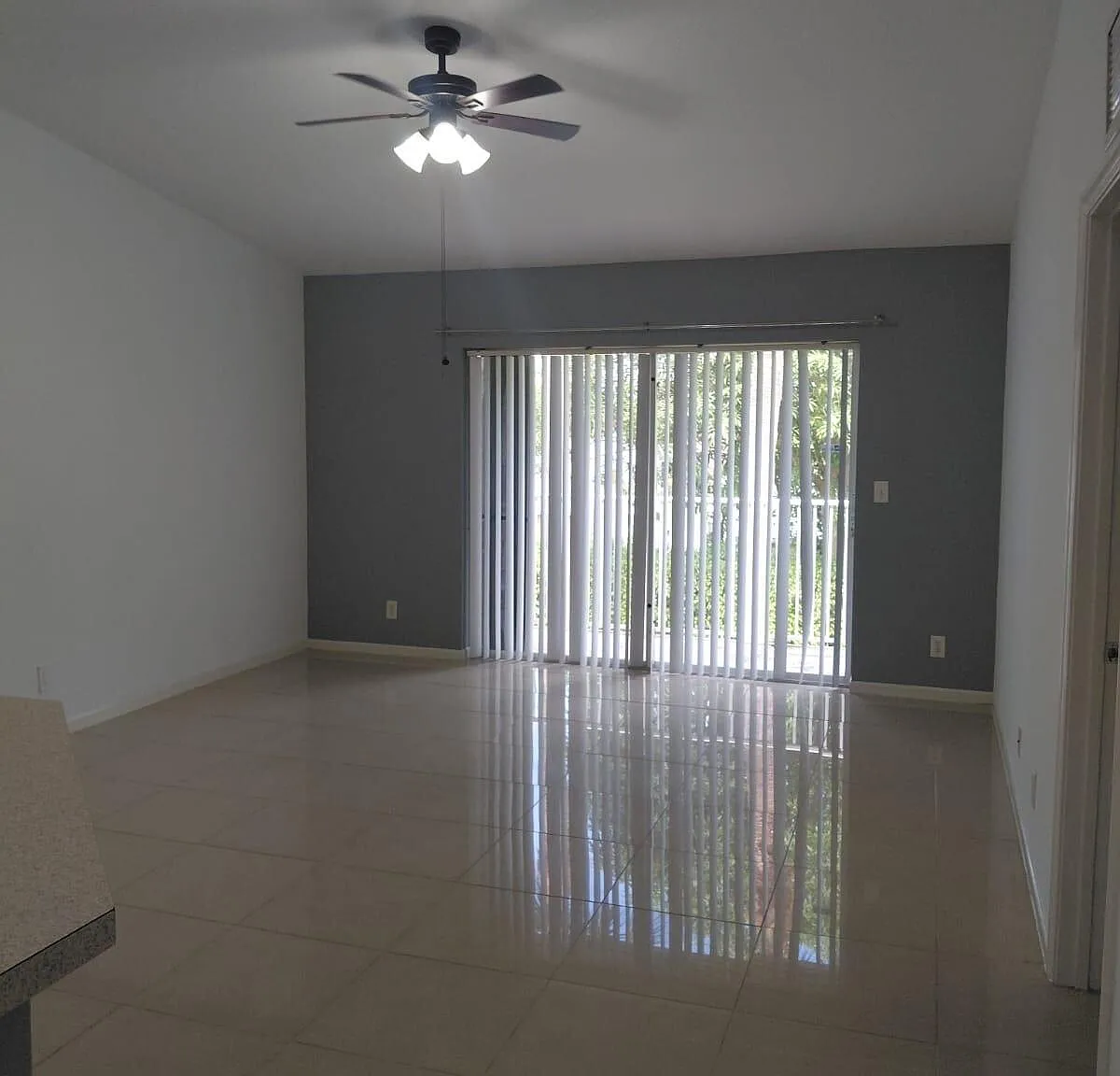 3 bed, 2.0 bath, 1080 sqft, $2,100 — Photo 4