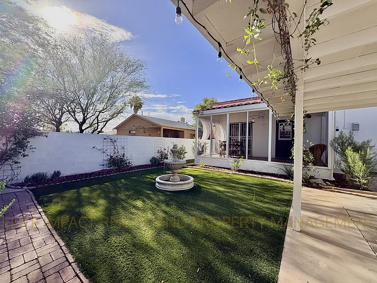 1718 E Grant Rd — Photo 28