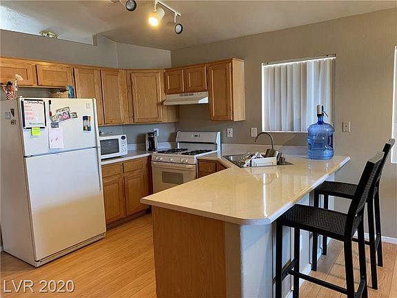 2nd image of 2985 Emerald Creek Dr