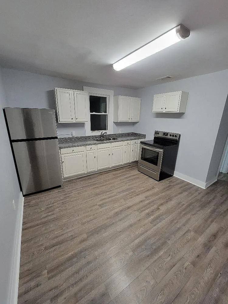 1 bed, 875 sqft, $900 — Photo 2