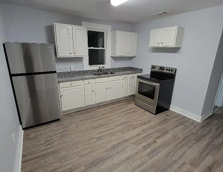 332 Broad St #D — Photo 2