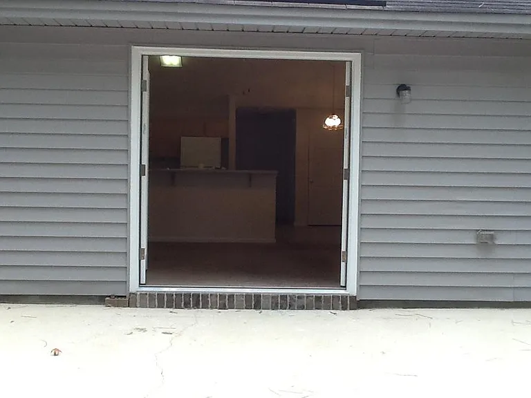 129 W Tisbury Ln — Photo 6