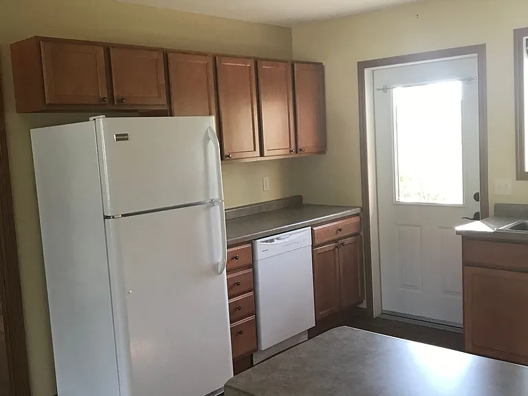 5557-5559 Cyndi Ct — Photo 4