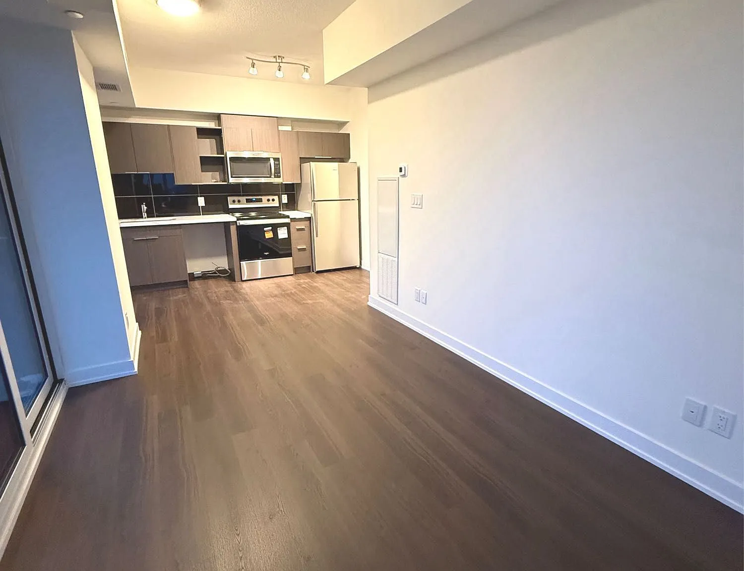 1 bed, $2,100 — Photo 2