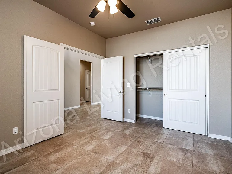 1726 E Aloe St — Photo 10