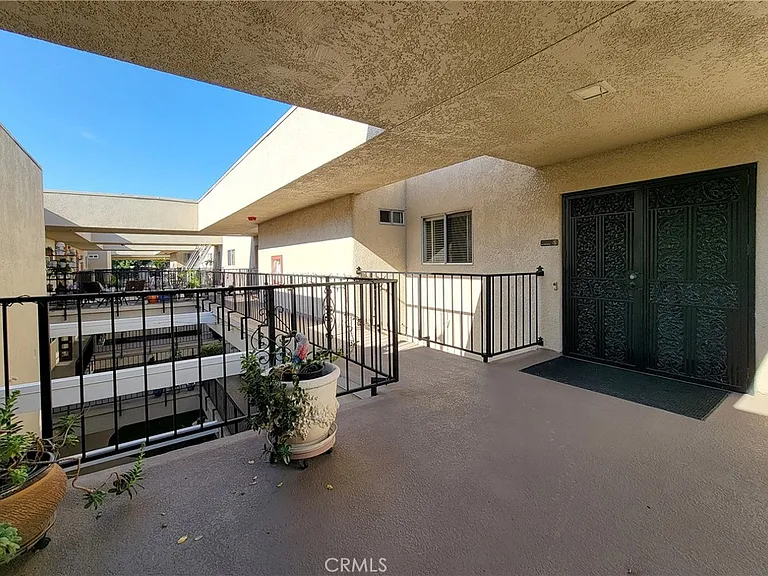 2370 Via Mariposa W #3D — Photo 8