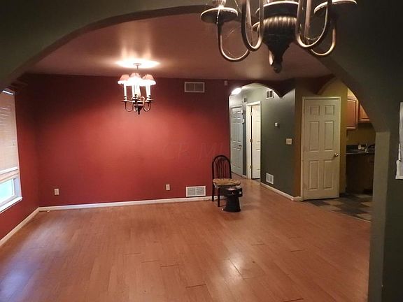 5th image of 2476 Parkwood Ave