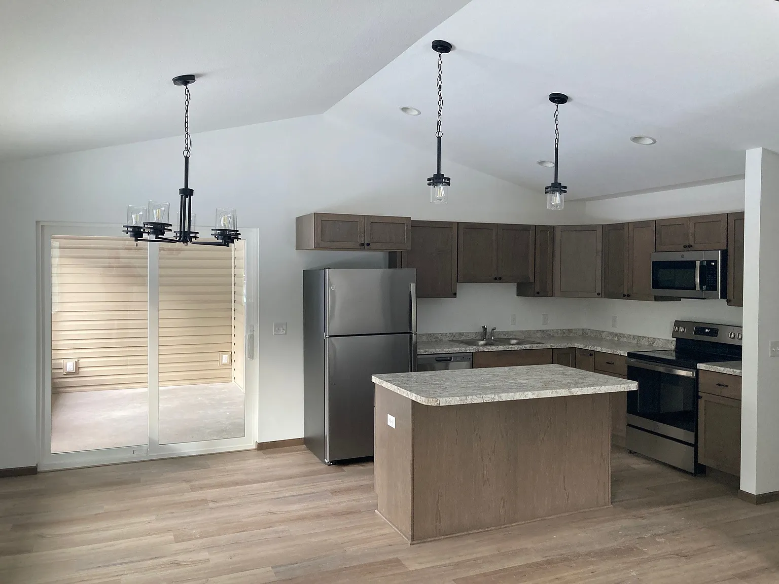 507 Sunrise Ln — Photo 1