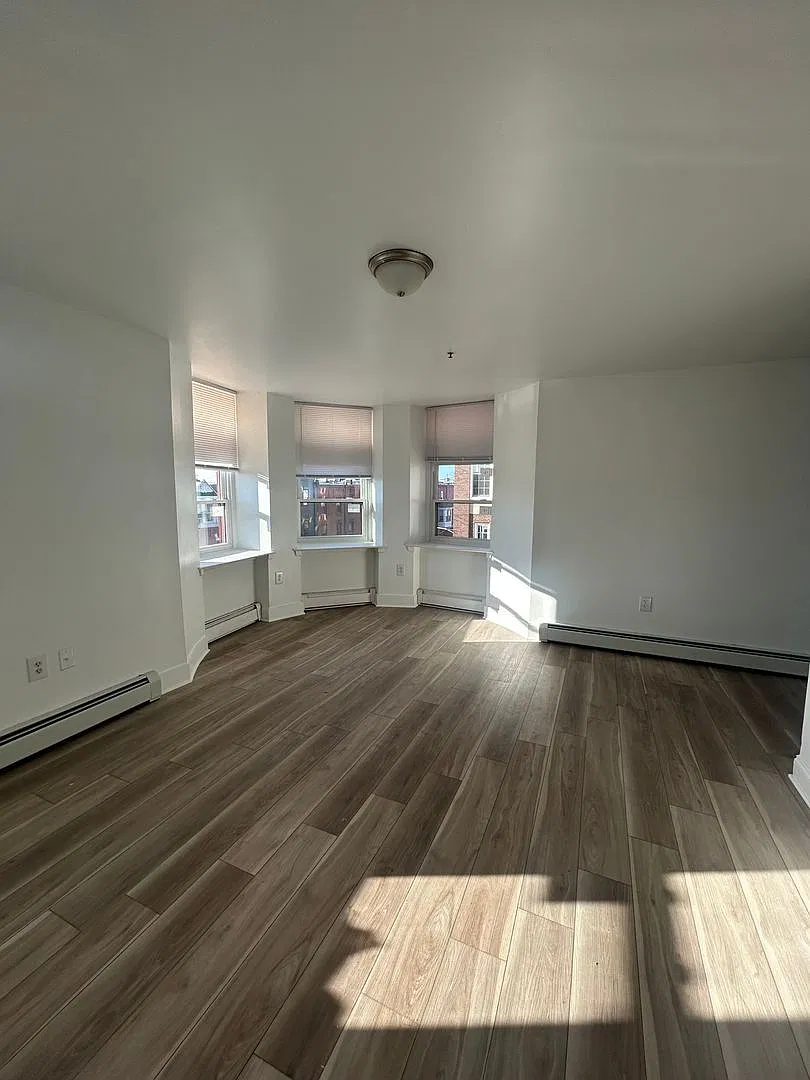 836 N Preston St — Photo 3