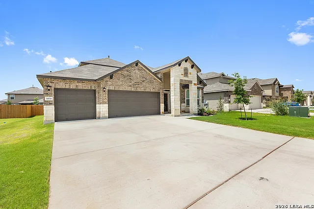 Building Photo - 14510 Clay Ridge Run