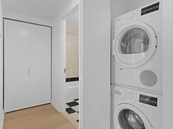 211 North End Avenue image 5 of 22