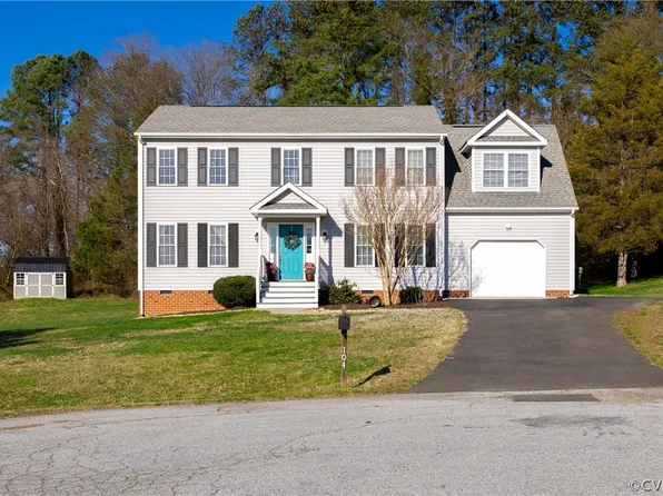 104 Beverley Ct, Farmville, VA 23901