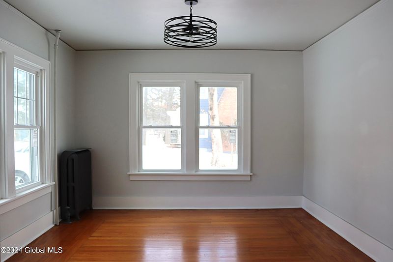 5th image of 1448 Myron Street