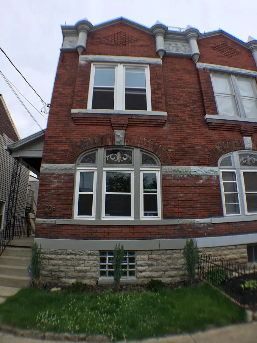 1006 Greenup St photo 1