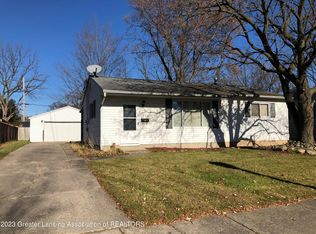 3330 Glenbrook Dr, Lansing, MI 48911