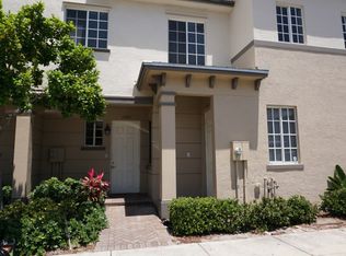 1960 Freeport Dr, Riviera Beach, FL 33404